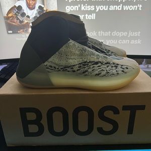 Yeezy qntm size 7 DS